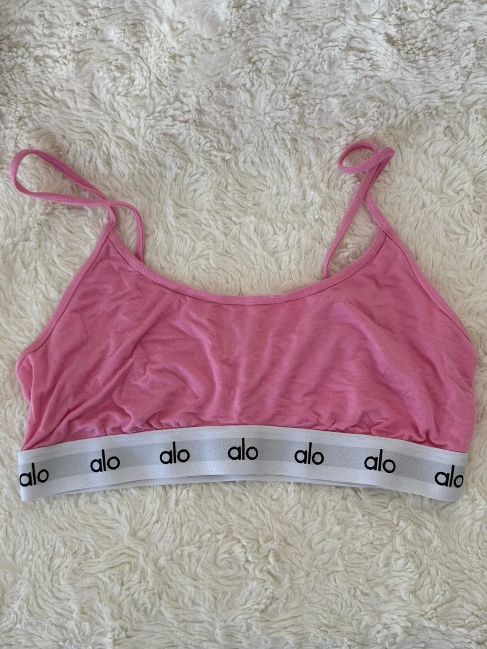 ALO Yoga Women's Candy Pink Seamless Bralette Size M 💖 pre-loved